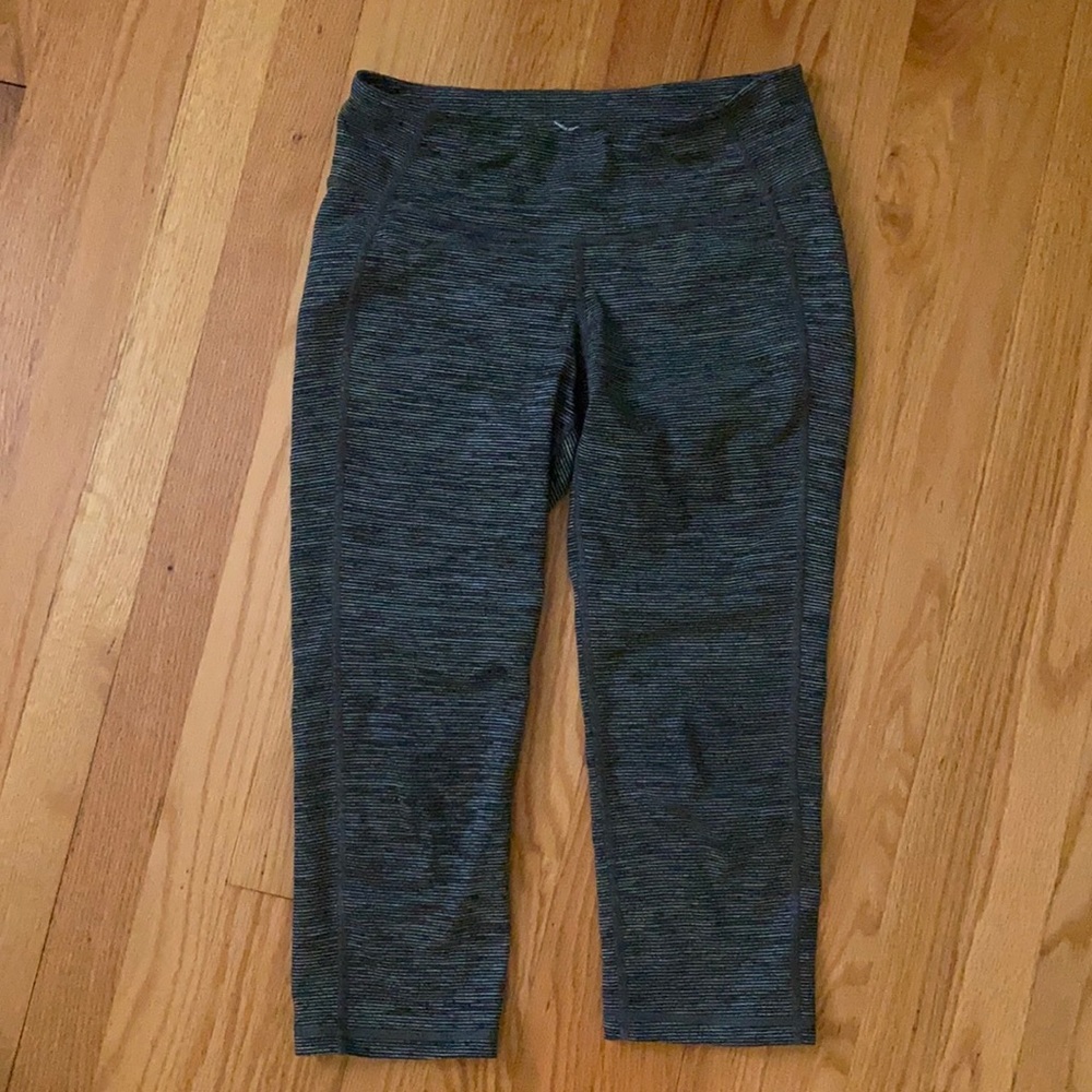 Old Navy Active Capri Leggings